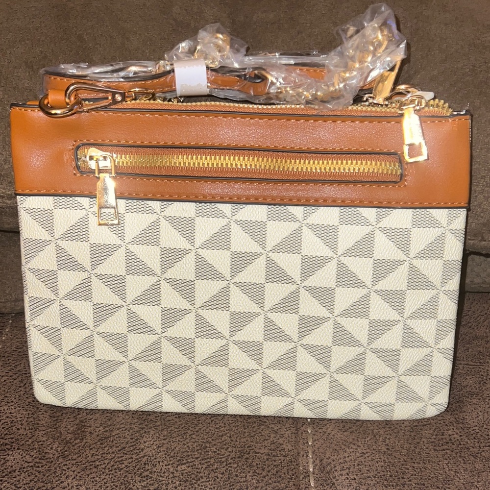 Elegant Tan and Cream Crossbody Bag